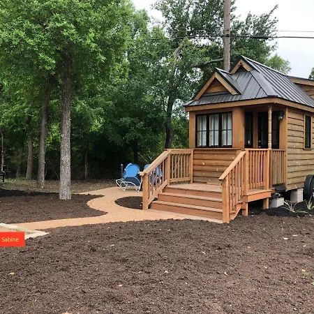 Austin'S Original Tiny Home Hotel/ Oak Forest